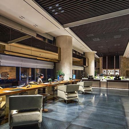 Lotte Hotel Hanoi Exterior foto The lounge at the airport